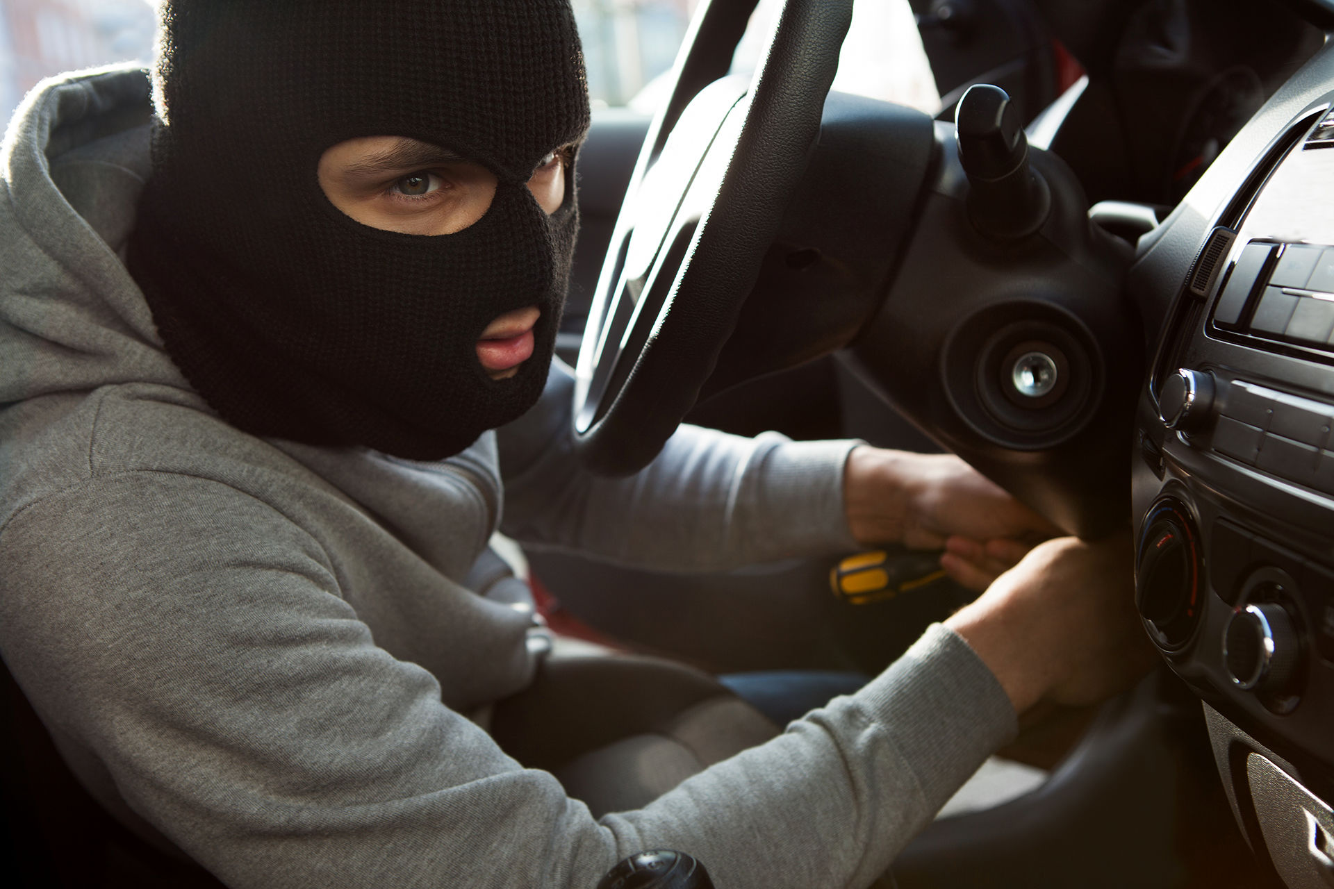 این توصیه های مهم در مورد سرقت خودرو را جدی بگیرید