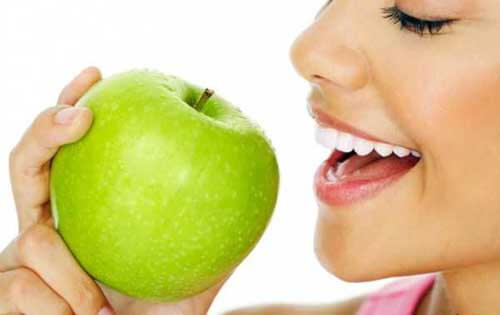 تاثیرات شگفت انگیز خوردن روزانه یک سیب!
