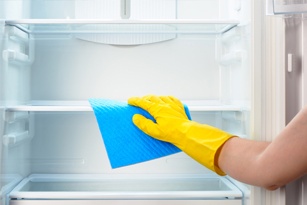 یخچال را با ساده ترین راه تمیز کنید